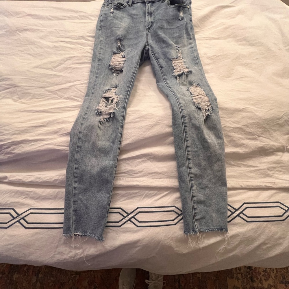 Judy Blue Distressed Light Blue Cropped Jeans
